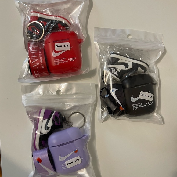 AirPods Gen 1/2 cover Case comes in Case , shoe , and lanyard - Picture 3 of 3